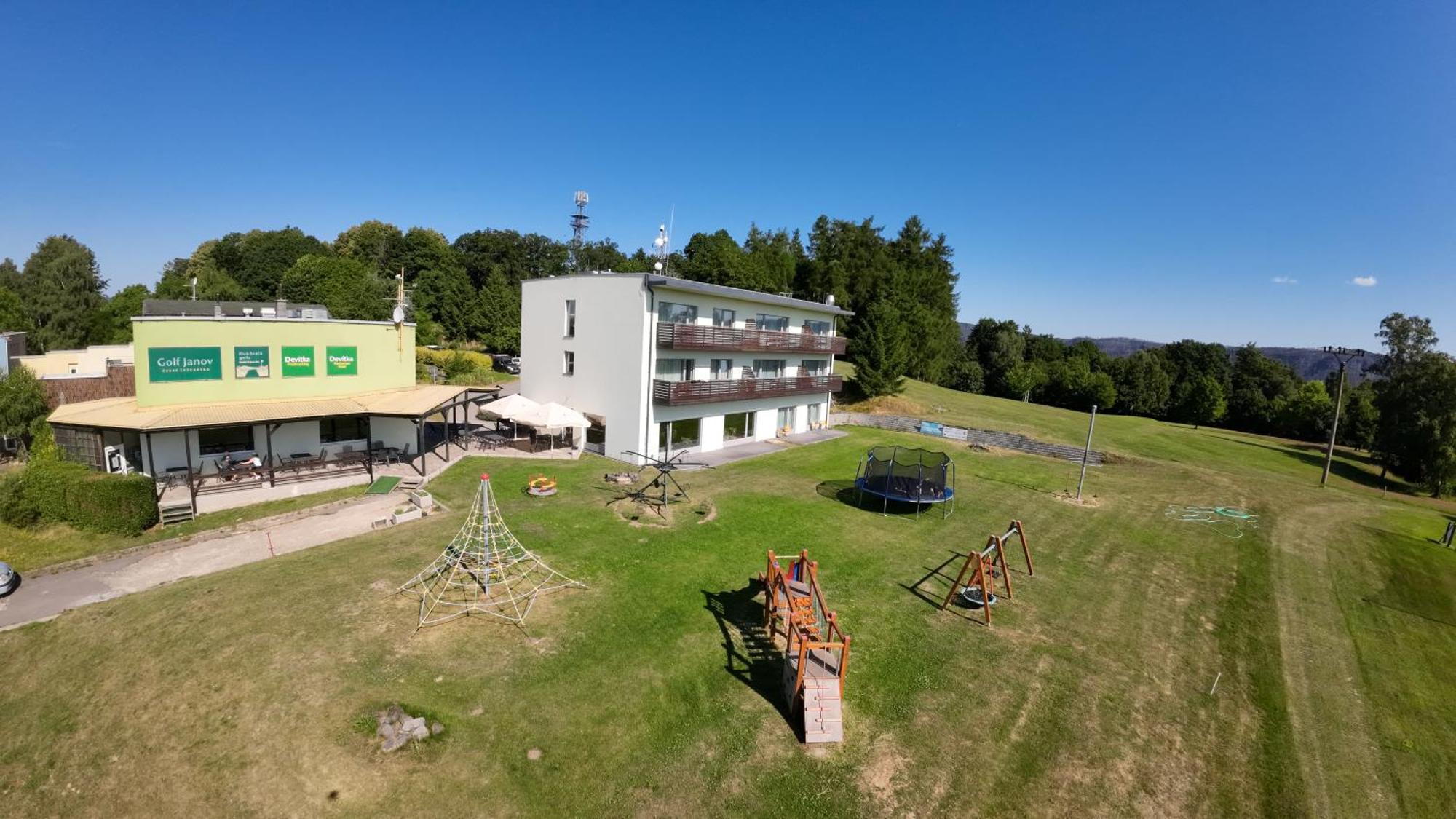 Hotel Devitka Янов Екстериор снимка