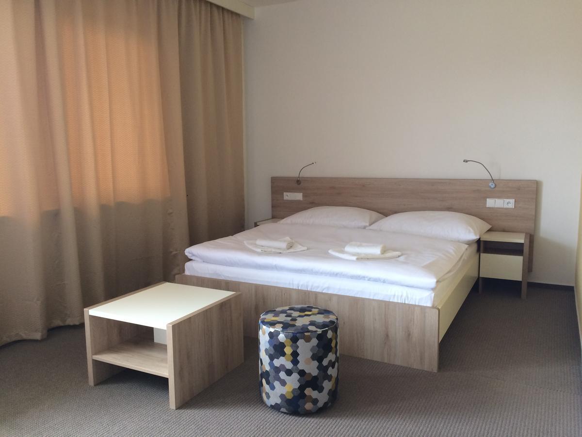 Hotel Devitka Янов Екстериор снимка