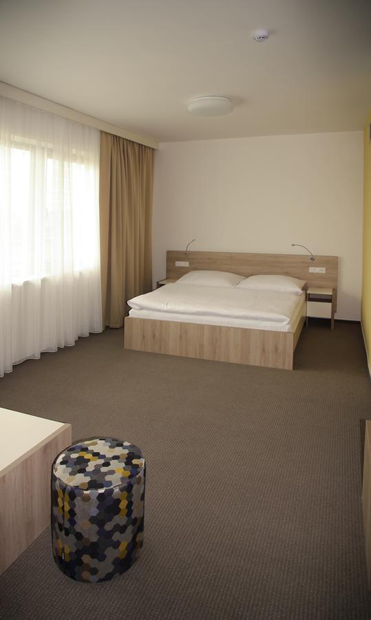 Hotel Devitka Янов Екстериор снимка