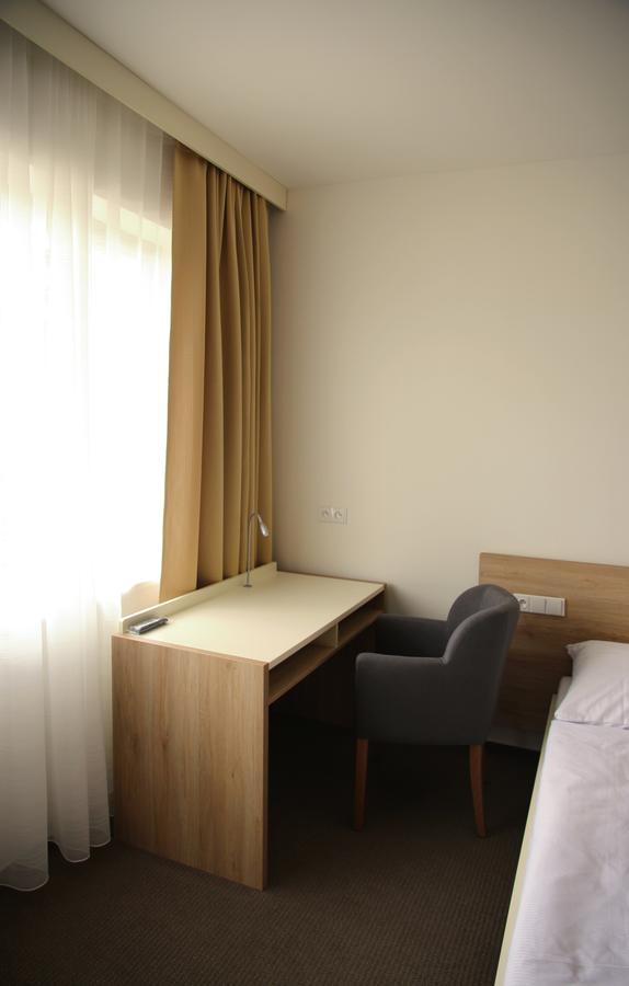 Hotel Devitka Янов Екстериор снимка