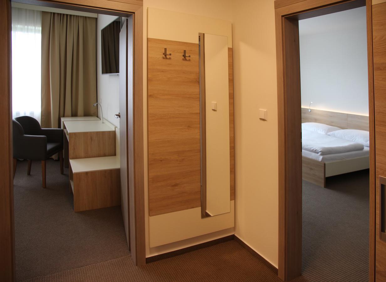 Hotel Devitka Янов Екстериор снимка
