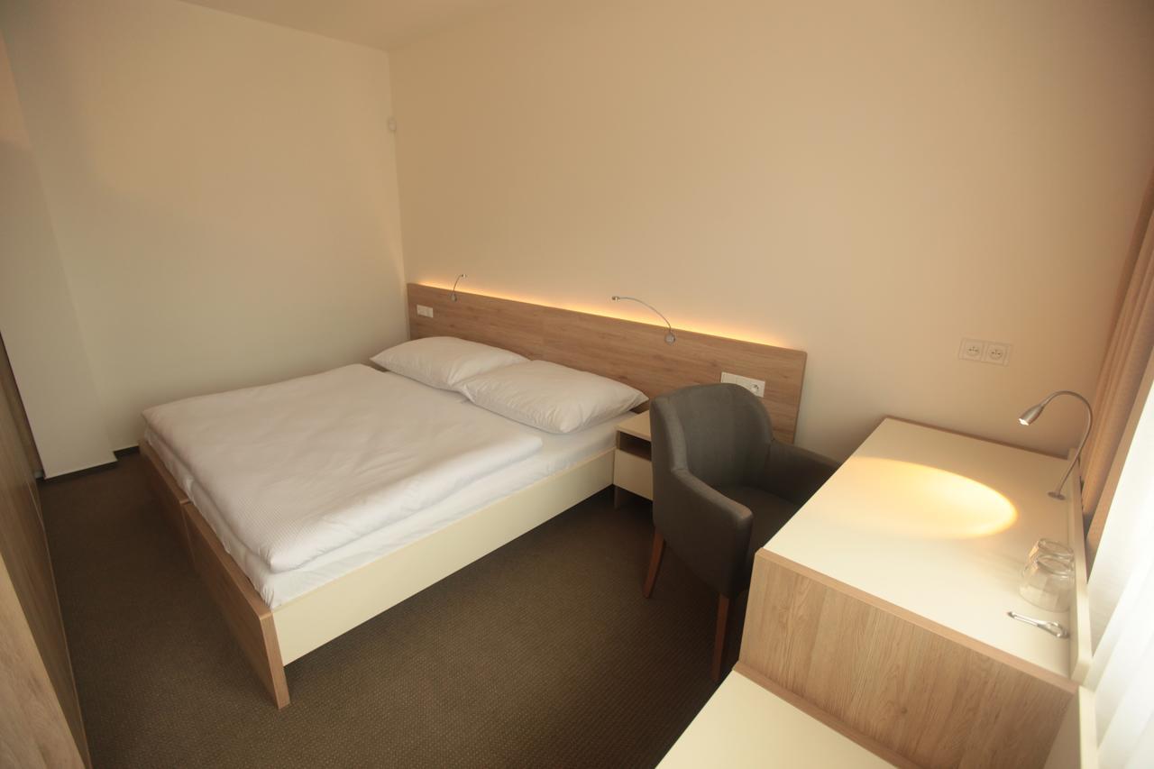 Hotel Devitka Янов Екстериор снимка