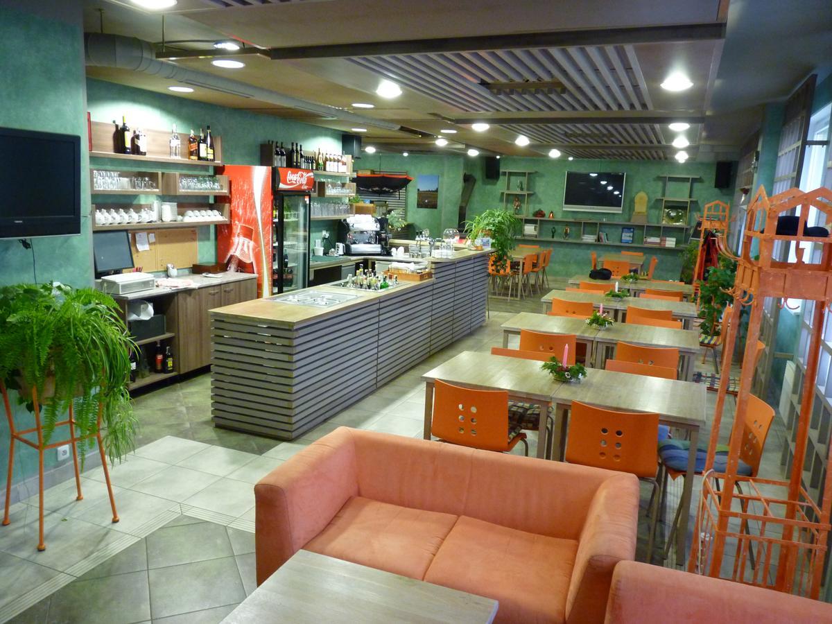 Hotel Devitka Янов Екстериор снимка