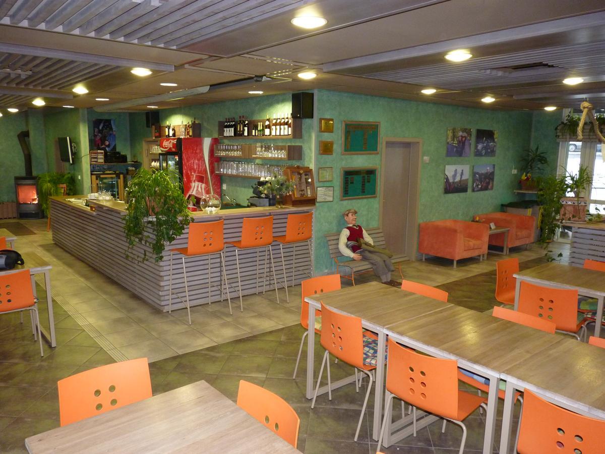 Hotel Devitka Янов Екстериор снимка